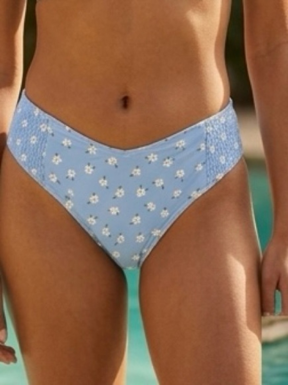 Hollister Blue Daisy Floral Print Bikini Bottom Size Medium Smocked Sides